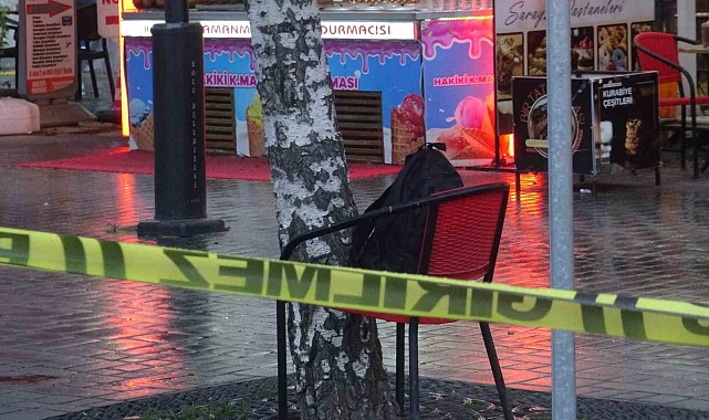 Sandalye üzerinde unutulan çanta paniğe sebep oldu