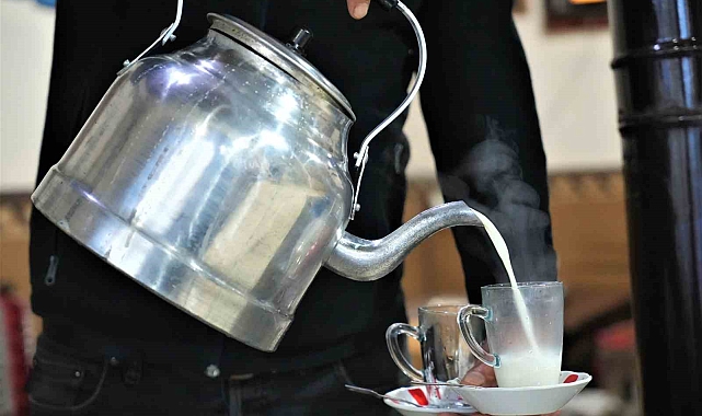 Sigara bırakanlara çay ve süt ikramı