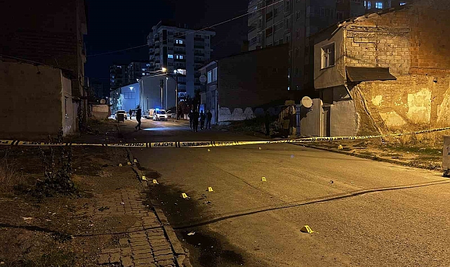 Sivas'ta iki grup arasındaki silahlı çatışma paniğe neden oldu