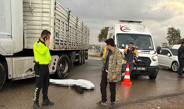 Tırın altında kalan motosiklet sürücüsü hayatını kaybetti