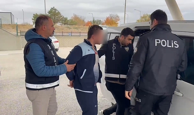 Uyuduğu sırada oğlu tarafından bıçaklanarak öldürülen anneye veda