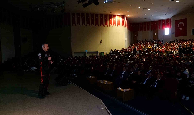"Uzaya yolculuğumuz bir hikayenin başlangıç noktasıydı, bir yere varış hikayesi değil"