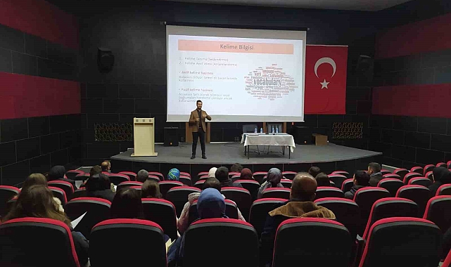 Van'da Akademisyenler uzak ilçelerdeki öğretmenlerle bir araya geldiler