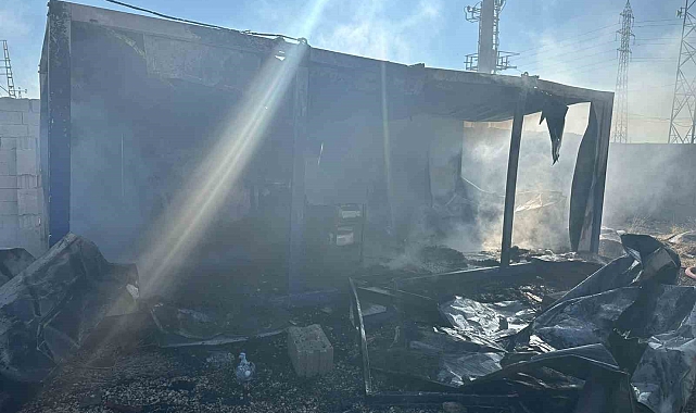 Van'da bir konteynerde çıkan yangın itfaiye tarafından söndürüldü