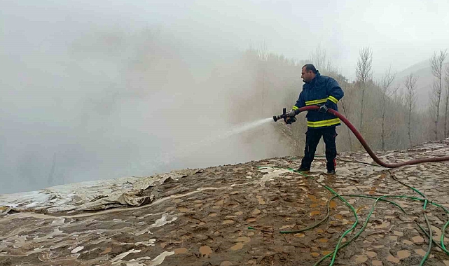 Van'ın Gevaş ilçesinde bir ve ahırında yangın çıktı