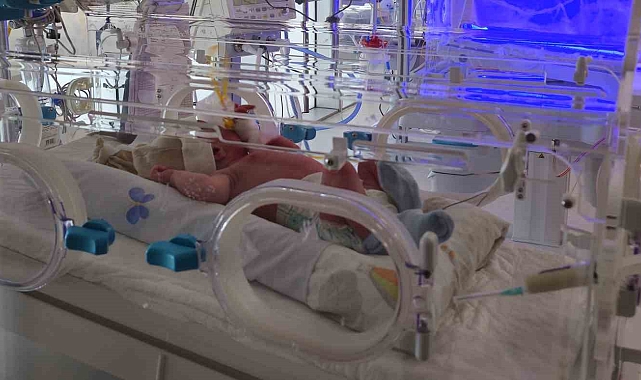 Yeni doğmuş kız bebeğini çöp konteynerine bırakan anne, serbest bırakıldı