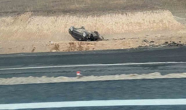 Yoldan çıkan otomobilin sürücüsü yaralandı