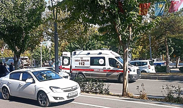 Yolun karşısına geçmek isteyen bir yayaya araç çarptı