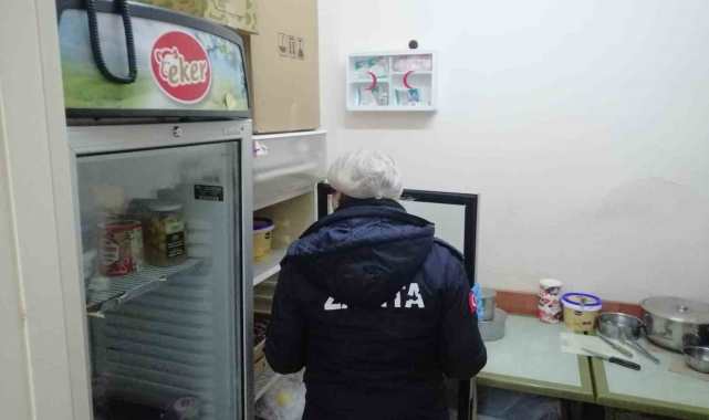 Zabıta ekiplerinden okul kantinleri ve kırtasiye denetimleri