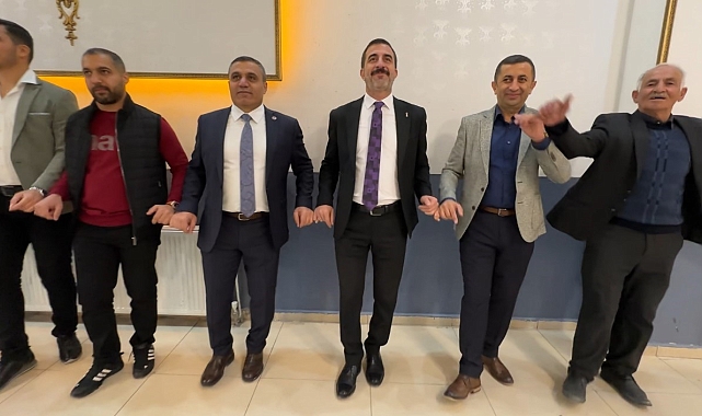 30 Kasım Dünya Şoförler Günü'nde şoförler halaylar çekerek eğlendi