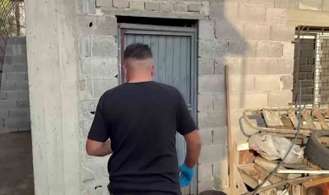Adana'da Büyük Kaçak Alkol Operasyonu: Bin 50 Litre Alkol Ele Geçirildi, 1 Gözaltı