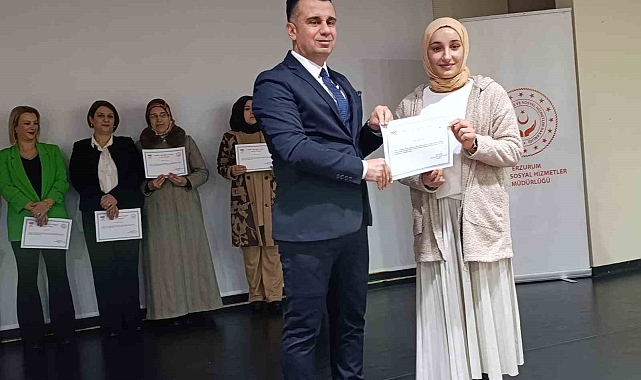 AEP'e katılan 23 kadın kursiyere katılım belgesi verildi