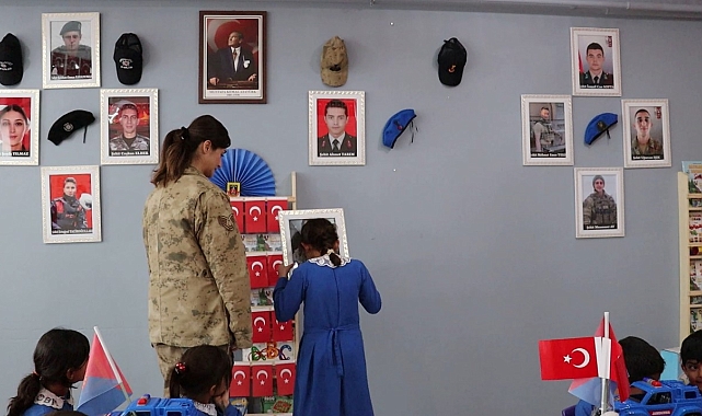 Ağrı'da Şehitlere Saygı Dolu Bir Etkinlik: Minik Eller Şehitlerimizi Anıyor