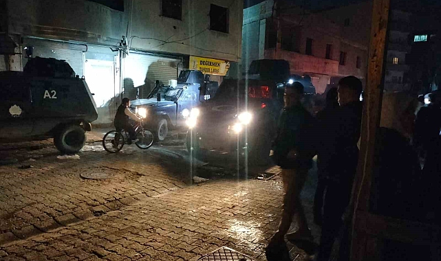 Akrabalar arasında taşlı, sopalı ve bıçaklı kavga