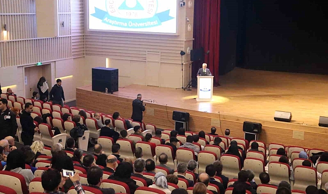 Altun: "Bilimsel araştırma projelerinde 250 milyonluk fona sahip olan bir üniversiteyiz"