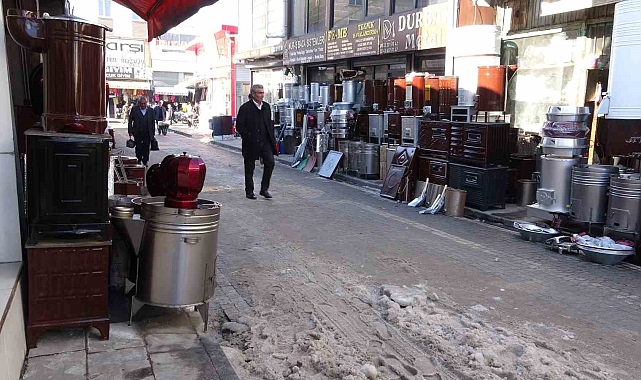 Asırlık Sobacılar Çarşısı'nda kış yoğunluğu