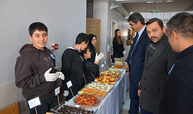 Aşkale'de özel eğitim sınıfı için hayır çarşısı etkinliği düzenlendi