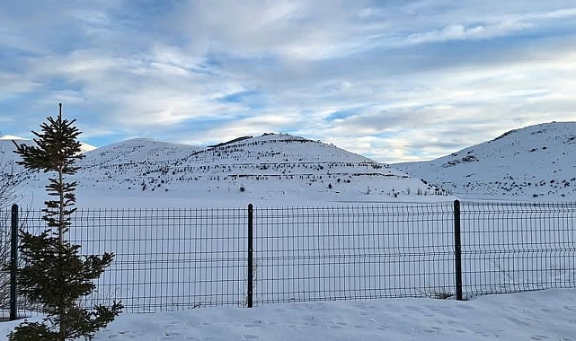 Bayburt'ta Gökçedere Göleti Buz Tuttu: Tehlike Çanları Çalıyor