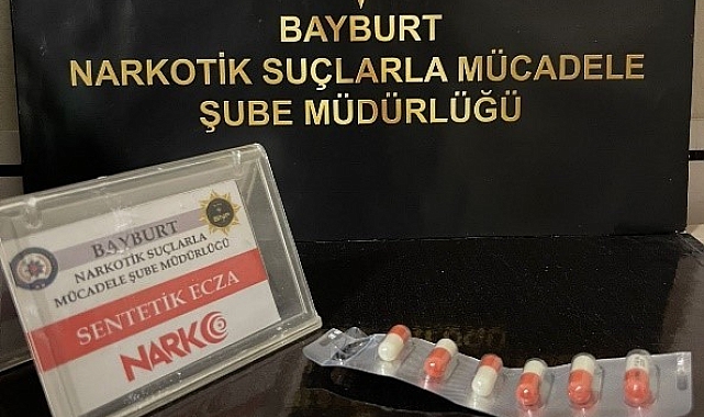 Bayburt'ta Uyuşturucu Operasyonu: 6 Adet Sentetik Hap Ele Geçirildi