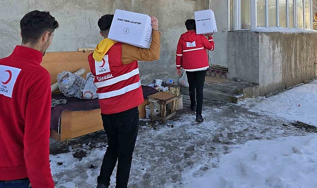 Diyadin'de İhtiyaç Sahiplerine Umut Oldu! Kızılay'dan 100 Aileye Gıda Yardımı