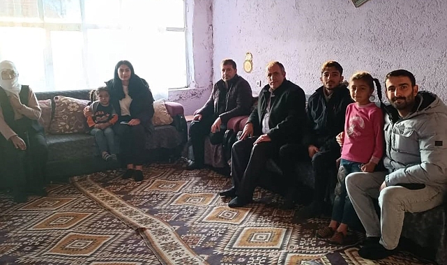 Diyadin'de, öğretmenler, öğrencileri evlerinde ziyaret ediyor
