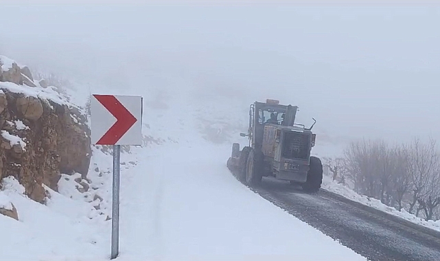 Diyarbakır'da kar yağışı nedeniyle kapanan 105 kilometrelik yol ulaşıma açıldı