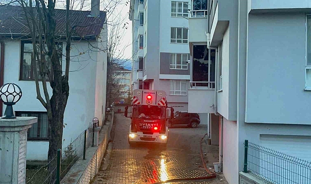 Doğalgaz kombisi yangın çıkardı