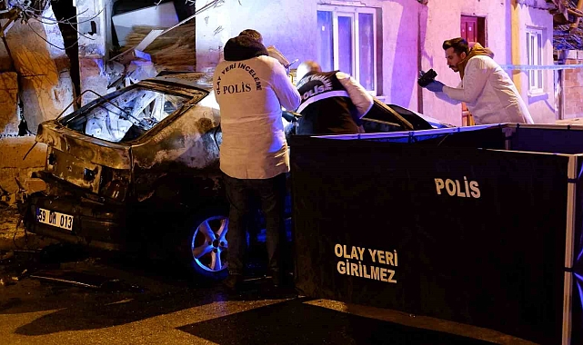 Edirne'de 4 kişi otomobilde yanarak öldü