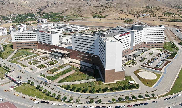 Elazığ'da Suda Doğumda İlk Bebek Doğdu!