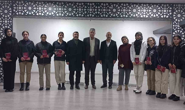 Eleşkirt'te Kitap Okumak Bir Tutku Haline Geliyor: "Bir Bilenle Bilge Nesil" Projesi Büyük Başarı