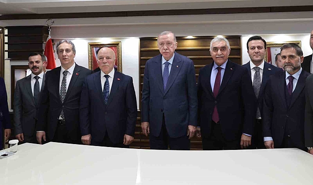 Erdoğan, Erzurum Büyükşehir Belediyesi'ni ziyaret etti