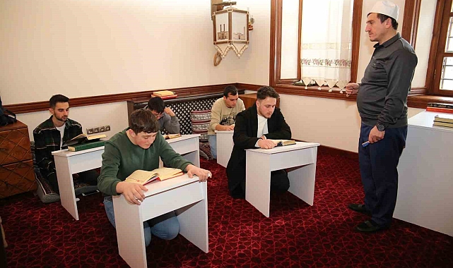 Erzurum'da Hafızlık Eğitimine Yeni Bir Soluk: Ebubekir Efendi Dârü'l-Huffâz'ı