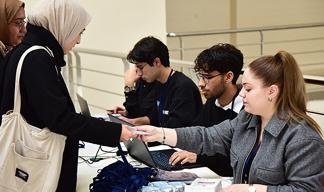 ETÜ ev sahipliğinde,Huawei Ar-Ge buluşması'nın açılış programı
