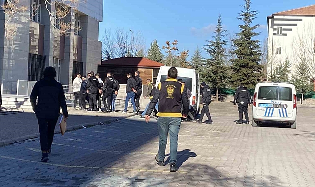Gençlerin kız kavgasında 4 kişi tutuklandı