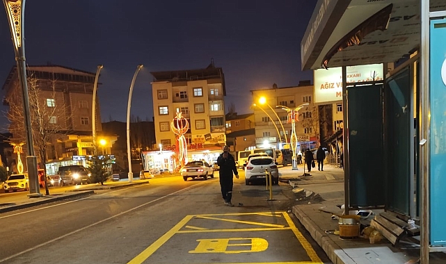 Hakkari Belediyesi'nden toplu taşıma duraklarına düzenleme