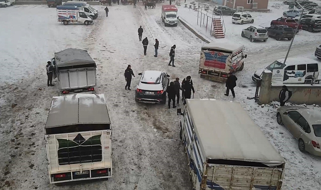 Hayvan Pazarı'nda polis 16 ayrı noktada denetim yaptı