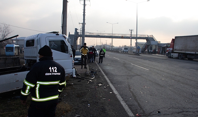 Iğdır'daki trafik kazasında 2 kişi yaralandı