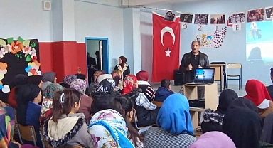 Iğdır İl Milli Eğitim Müdürü Aziz Gün, Velilerle Bir Araya Geldi