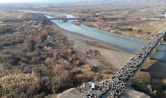 Iğdır ile Kars'ı Bağlayan Eski ve Yeni Köprülerin aynı açıdan güzel görüntüsü