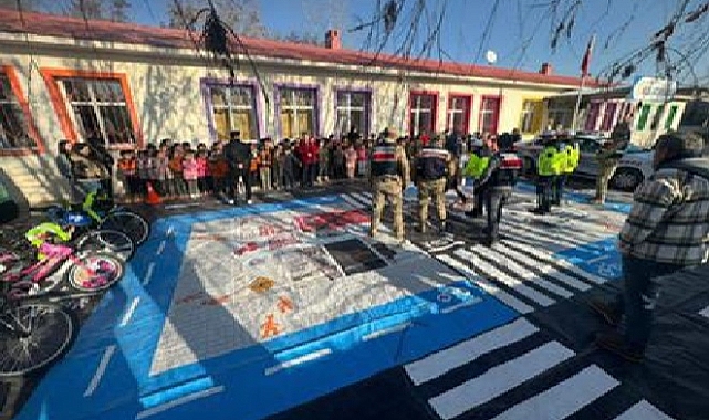 Iğdır Jandarma Komutanlığı, İlkokul Öğrencilerine Trafik Eğitimi Verdi