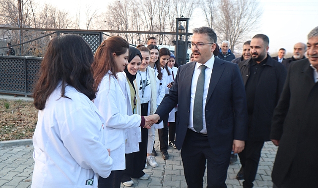 Iğdır Valisi Ercan Turan, Akasya Bakım Merkezi'ni Ziyaret Etti