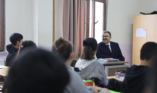 Iğdır Valisi Turan, Aralık İlçesindeki Okulları Ziyaret Etti