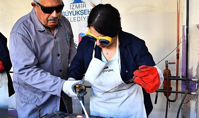 İzmir Büyükşehir Belediyesi Meslek Fabrikası: İşe Yarayan Bir Model