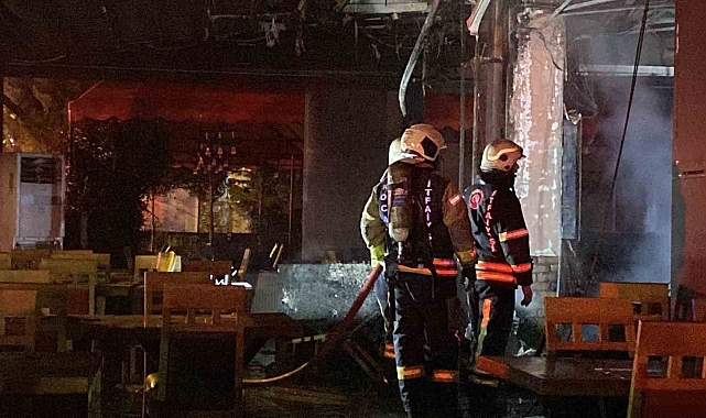 İzmit'te Restoran Alevlere Teslim Oldu