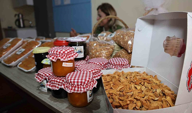Kadınların el emeği, Romanya sofralarını süslüyor