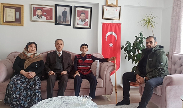 Kahramankazan Kaymakamı Şehit Babasını Ziyaret Etti