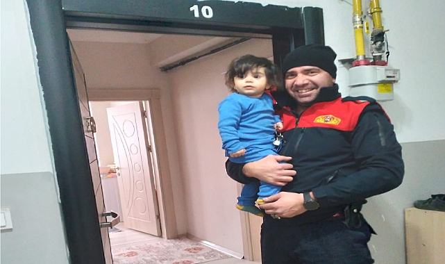 Karaağaç Mahallesinde Mahsur Kalan Bebek İtfaiye Ekiplerinin Müdahalesiyle Kurtarıldı