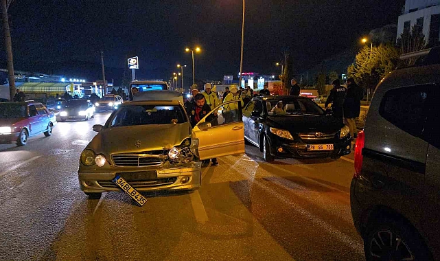 Karabük'te 5 Araçlı Zincirleme Kaza: 3 Yaralı
