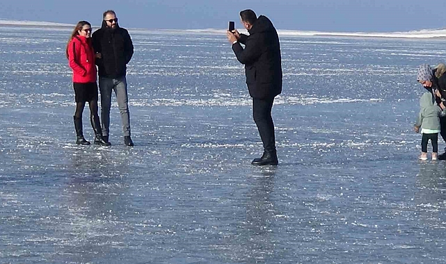 Kars'ın Simgesi Çıldır Gölü, Kış Turizmine Can Veriyor