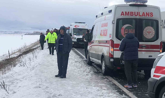 Kars'ta Otobüs Kazası: 23 Yolcu Yaralandı